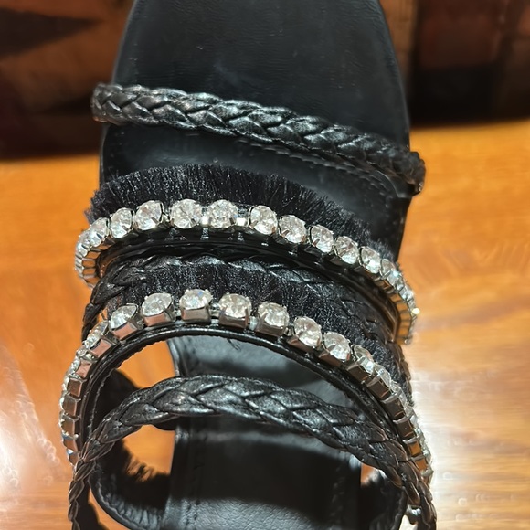 💥$10 SALE💥 NEW! BEAUTIFUL Journee Collection Ziggy Ankle Wrap Heels Size 7.5 - Picture 4 of 9